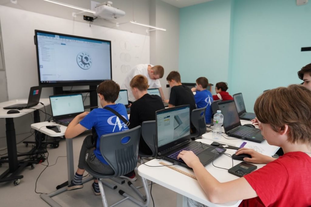 Разработка игр и приложений на Unity 3D и основы C#.